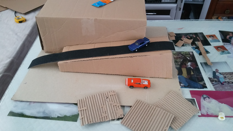 Illustration for article titled My Handmade Diorama For 1:64 Cars
